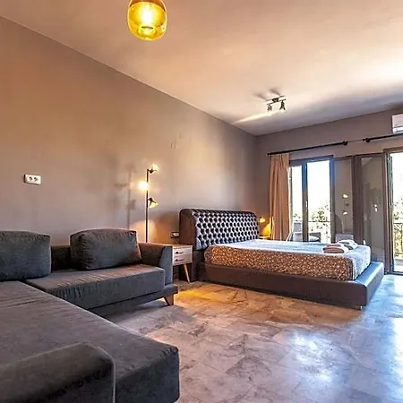 Otel Minoos 3*